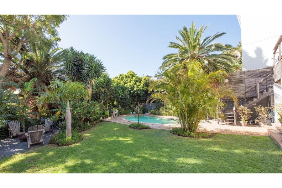 5 Bedroom Property for Sale in Green Point Western Cape